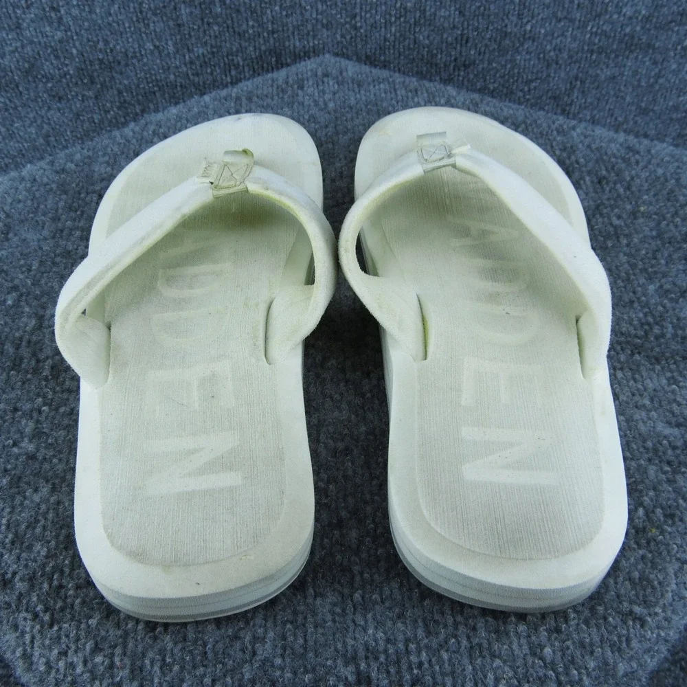 Madden Beachy Men Flip Flop Sandals Off White Synthetic Slip On‎ Size 9 Medium